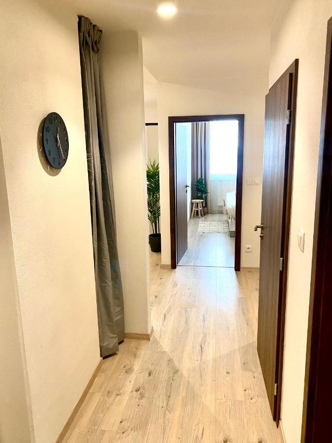 The Elite Suite Downtown A/C & Garage Parking Bratislava Exterior foto