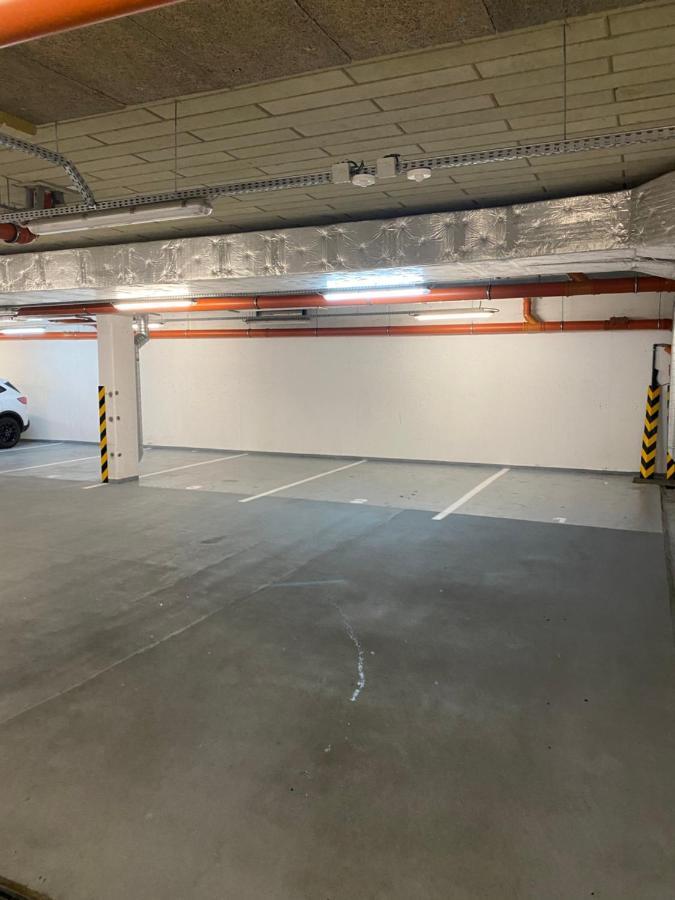 The Elite Suite Downtown A/C & Garage Parking Bratislava Exterior foto